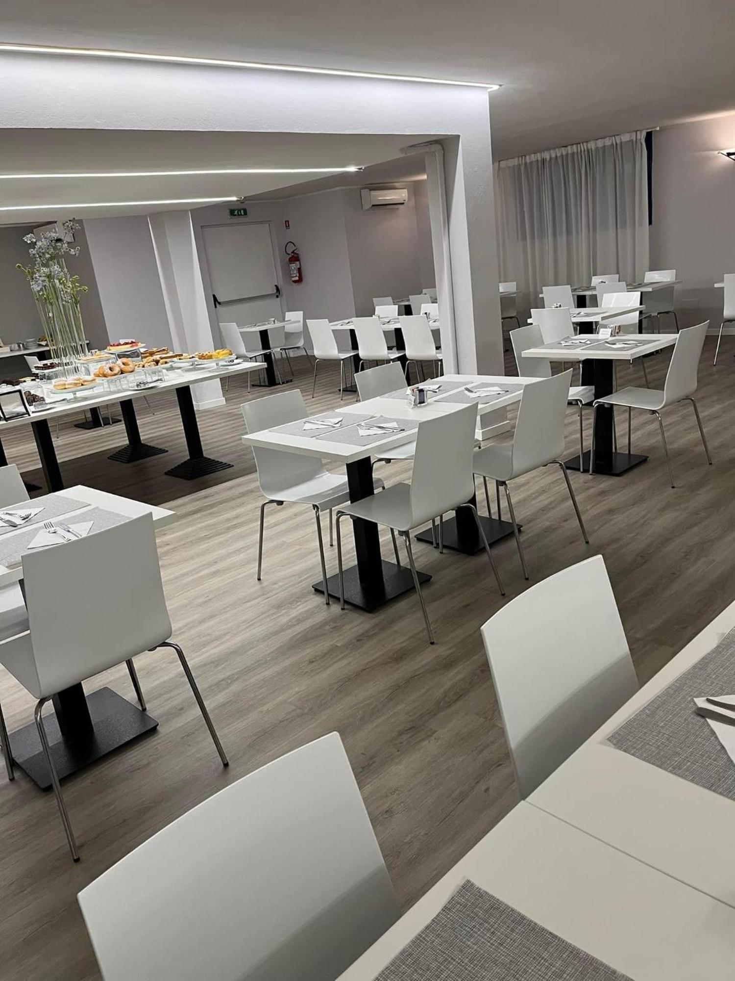 Park Hotel Residence Крема Экстерьер фото