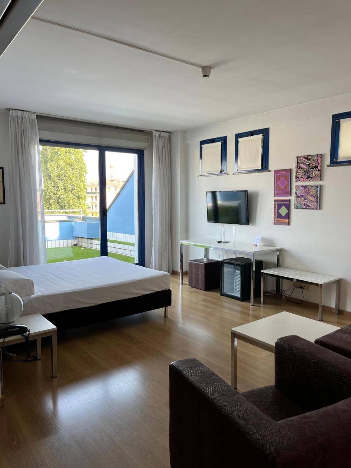 Park Hotel Residence Крема Экстерьер фото
