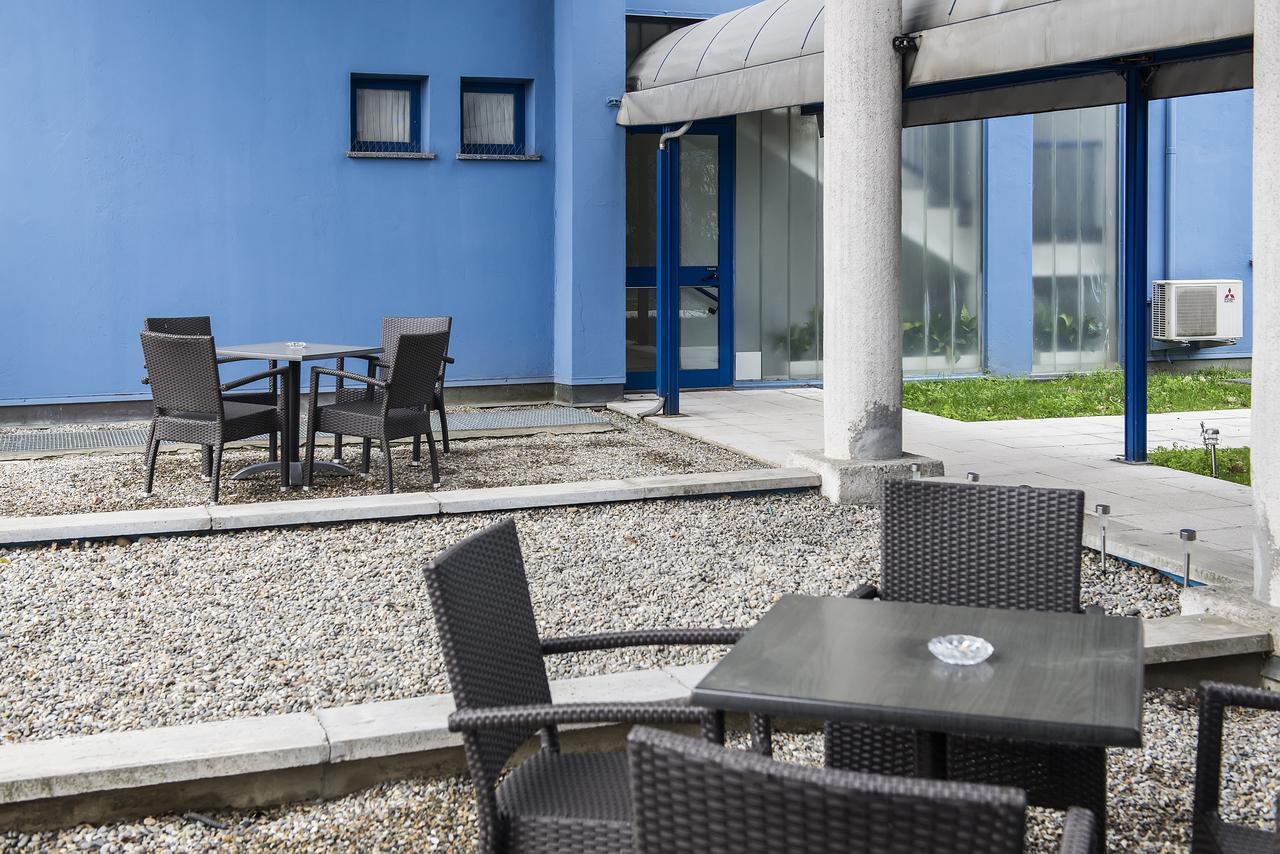 Park Hotel Residence Крема Экстерьер фото